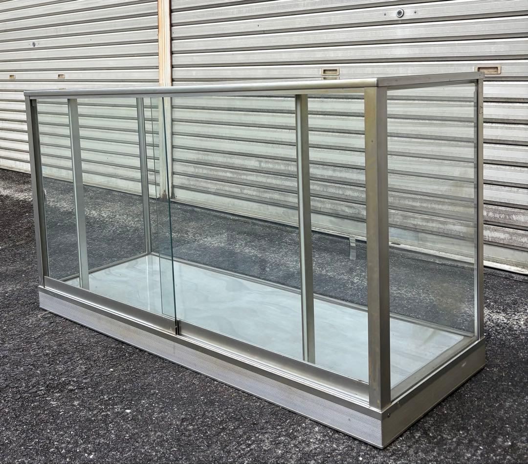 レトロな中型ガラスショーケース 【中板2枚・3段】値下げ！