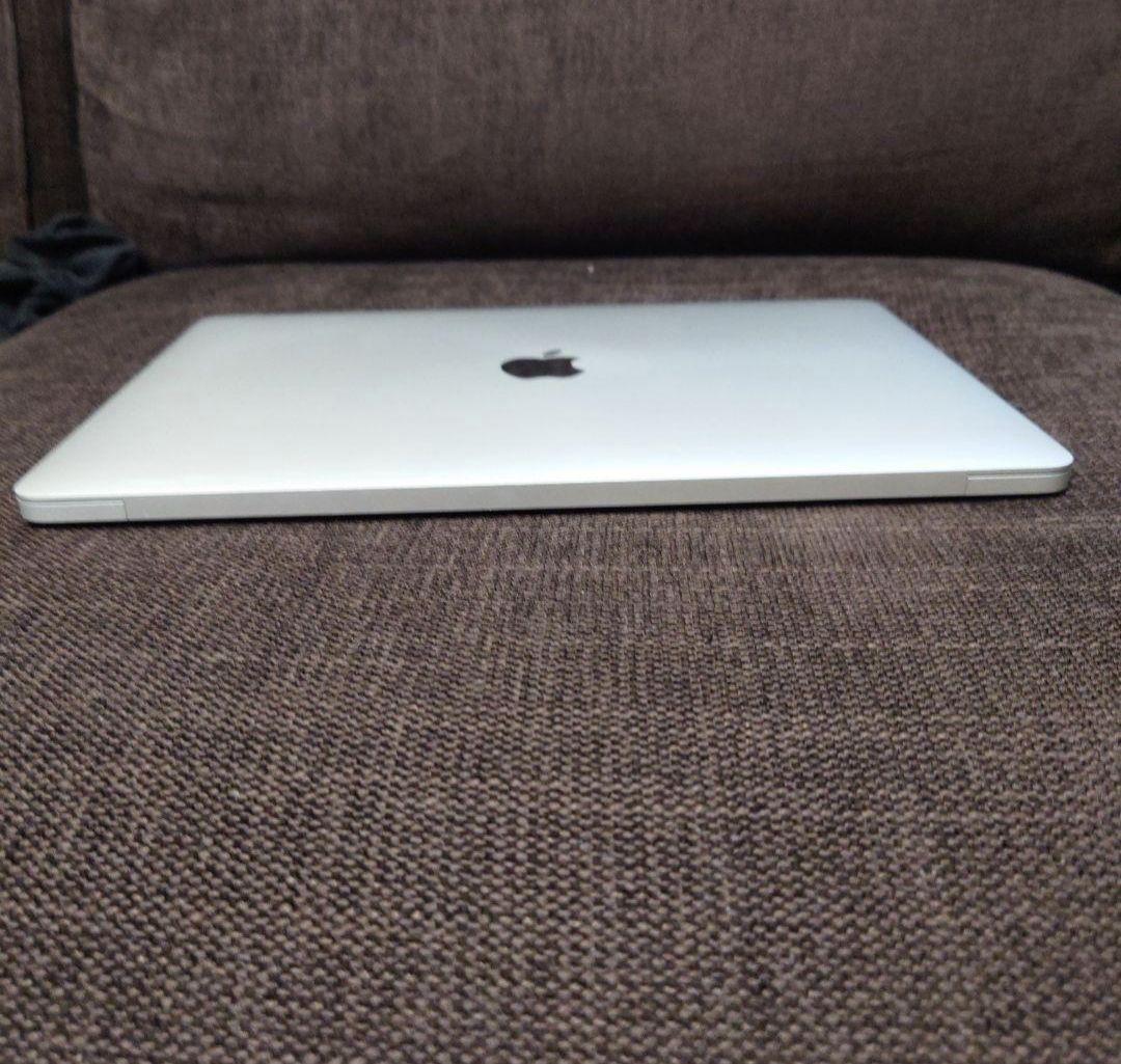【超美品】MacBookPro M2 16GB 256GB 13.3㌅