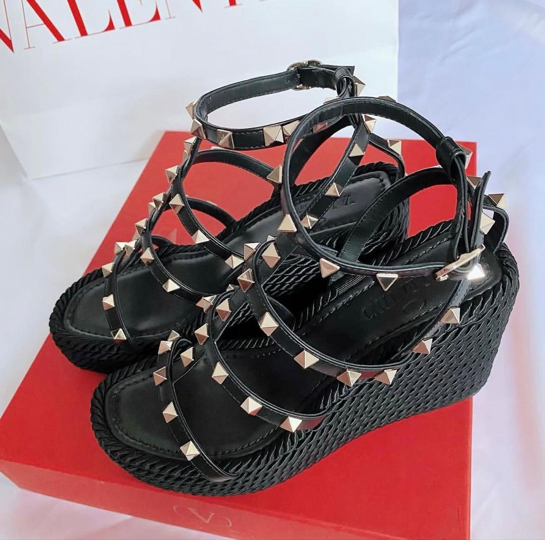 VALENTINO ウェッジソールサンダル　ヒール　スタッズ　ブラック36サイズ
