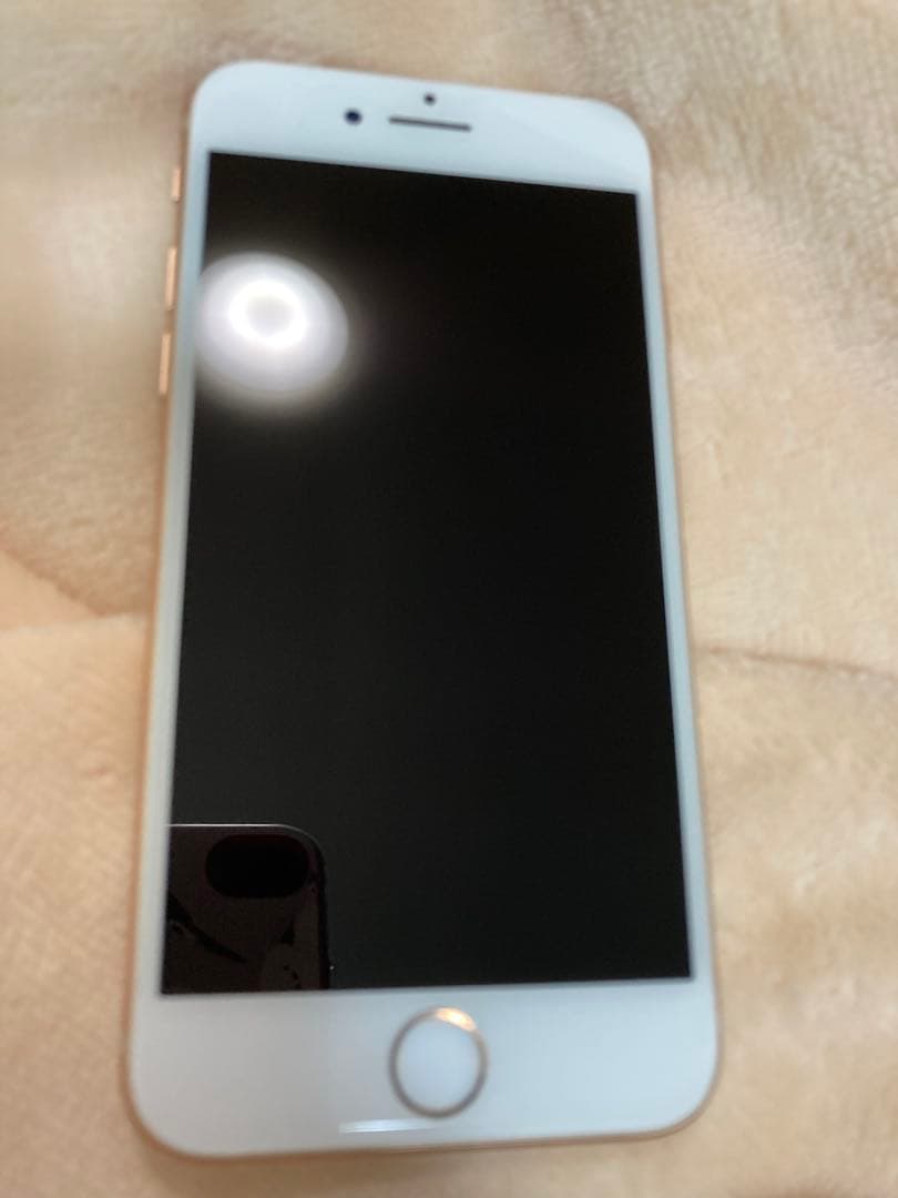 iPhone8 ゴールド64gb 多分美品　バッテリー77% SIMロック解除