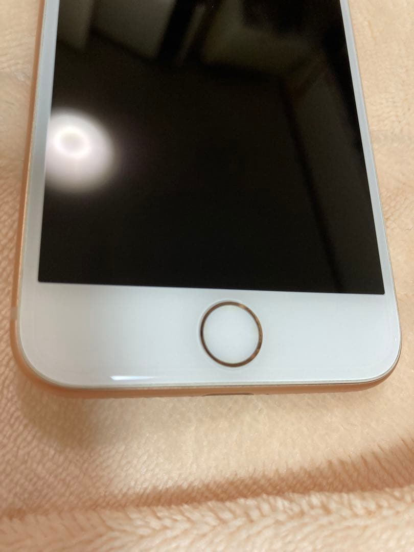 iPhone8 ゴールド64gb 多分美品　バッテリー77% SIMロック解除