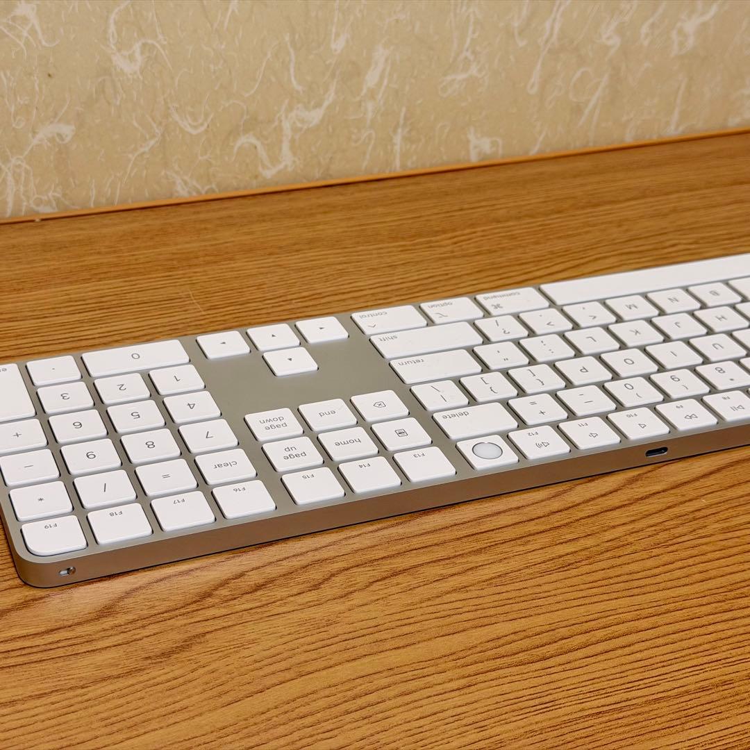 美品完動品【純正】 Touch ID Magic Keyboard テンキーUS