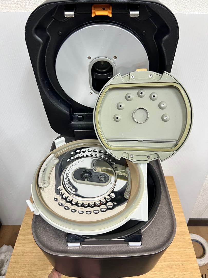 HITACHI 圧力IH炊飯器 RZ-W100EM 2022年製