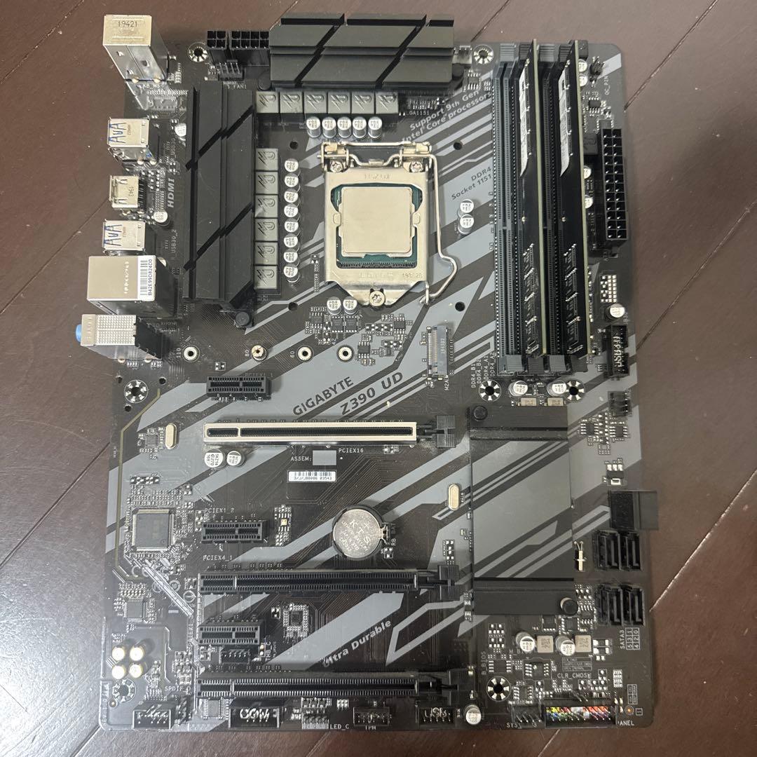 CPU Core i7 9700 GIGABYTE Z390 DDR4 3200 16G