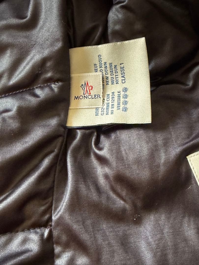 スヌスヌ。 美品❣️MONCLER ネイビーダウンジャケット フード付き