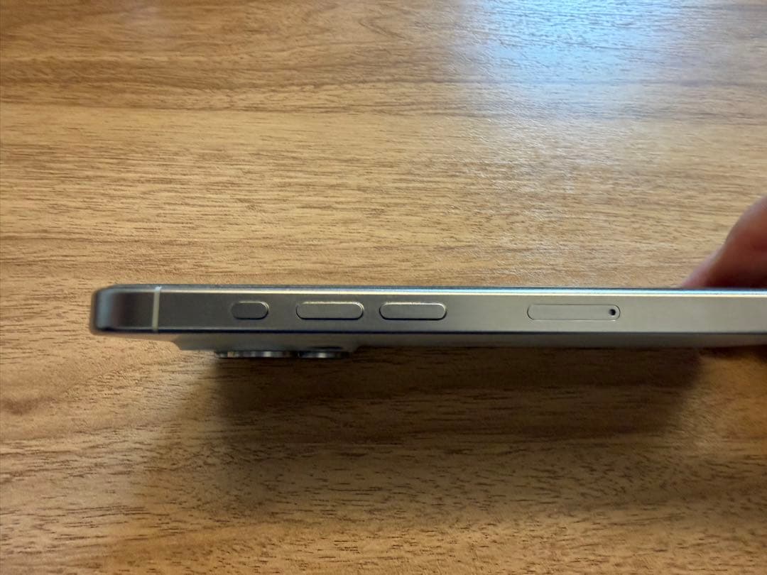 iPhone 15 Pro ホワイト 512GB 本体のみ SIMロックなし