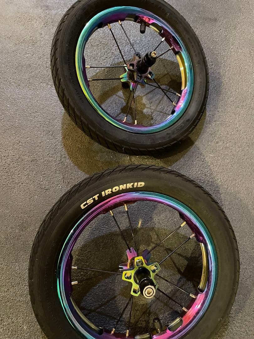 お値下げ中　レーシング ホイール マジョーラ ＋CSTタイヤセット ストライダー