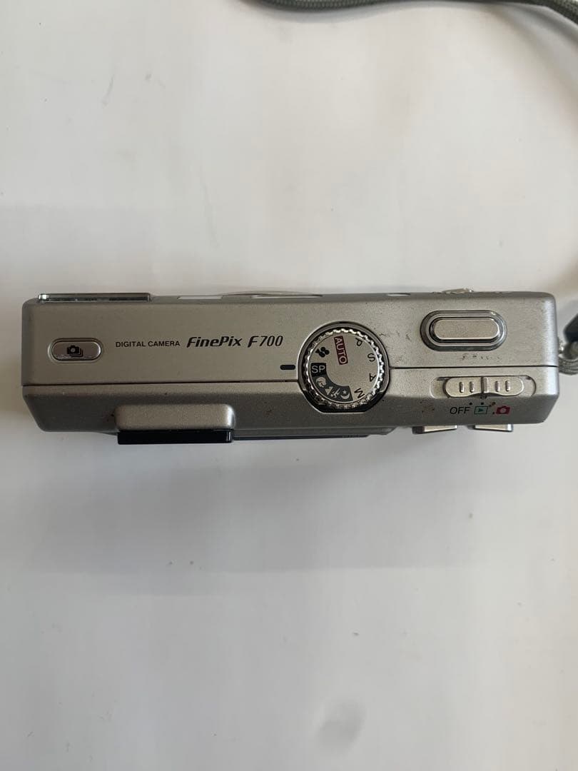 Fujifilm FinePix F700 シルバー デジタルカメラ