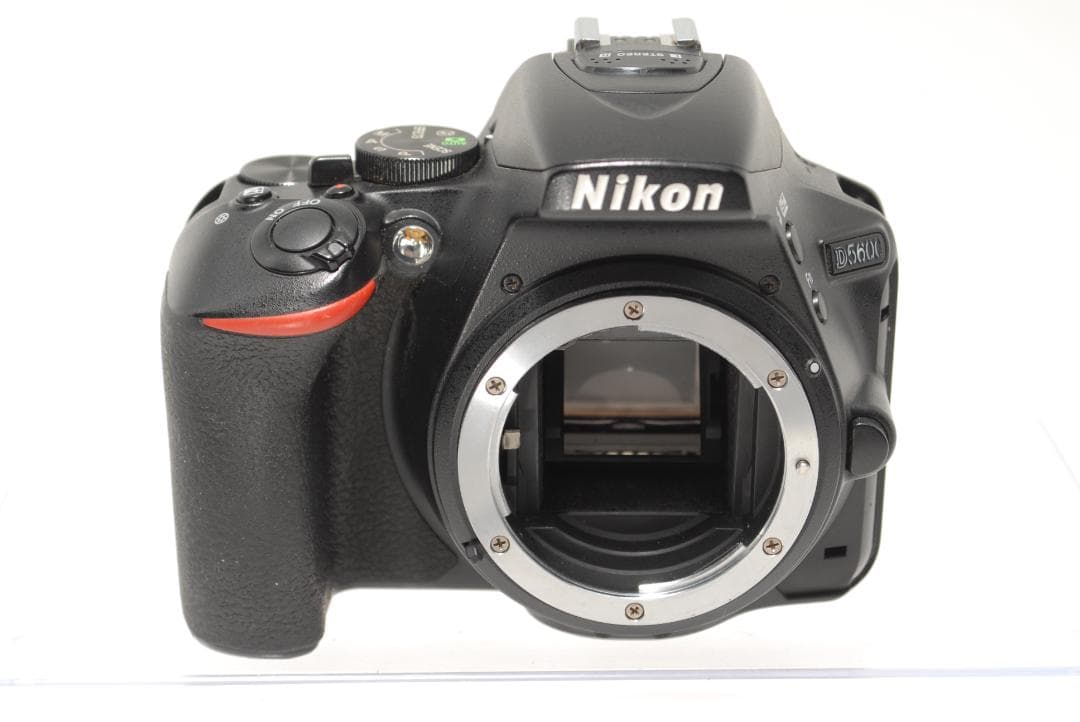 ☘️こと✨Wi-Fi内蔵☘️Nikon D5600 標準レンズキット