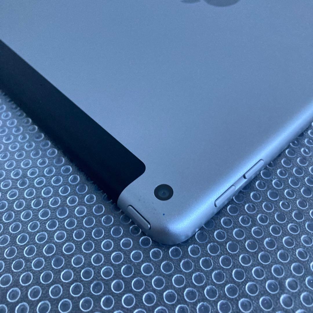 776【早い者勝ち】外観美品☆iPad6 第6世代 32GB SIMフリー☆