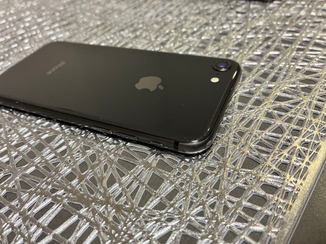 Apple iPhone 8ブラック