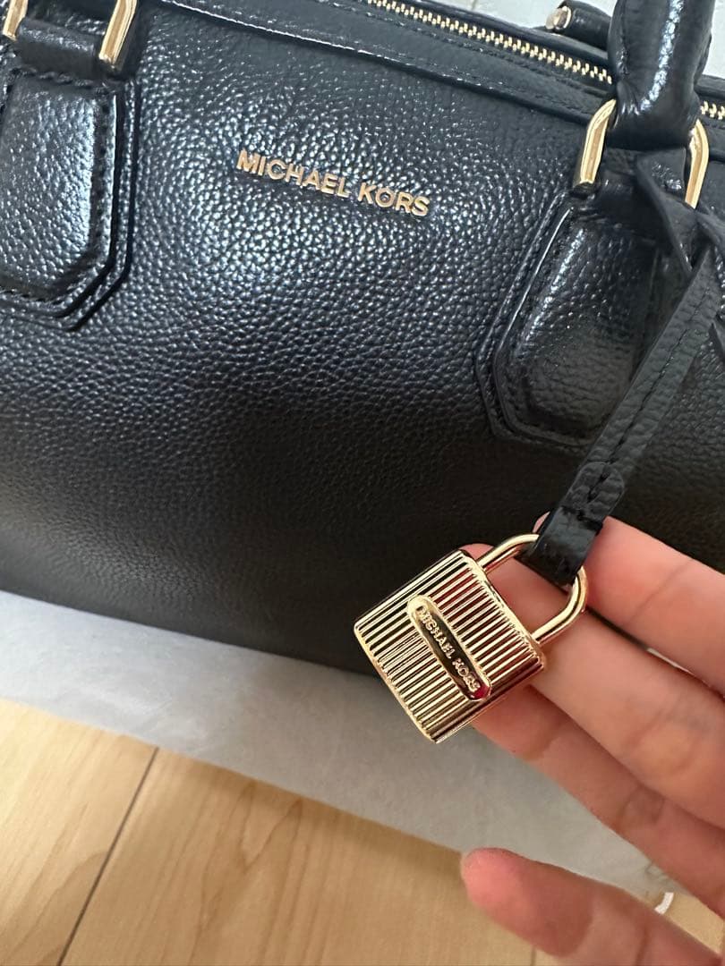 A*様 MICHAEL KORS ブラックボストンバッグ