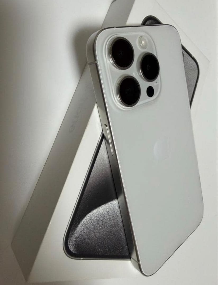 Apple iPhone 15 Pro 256GB バッテリー95%