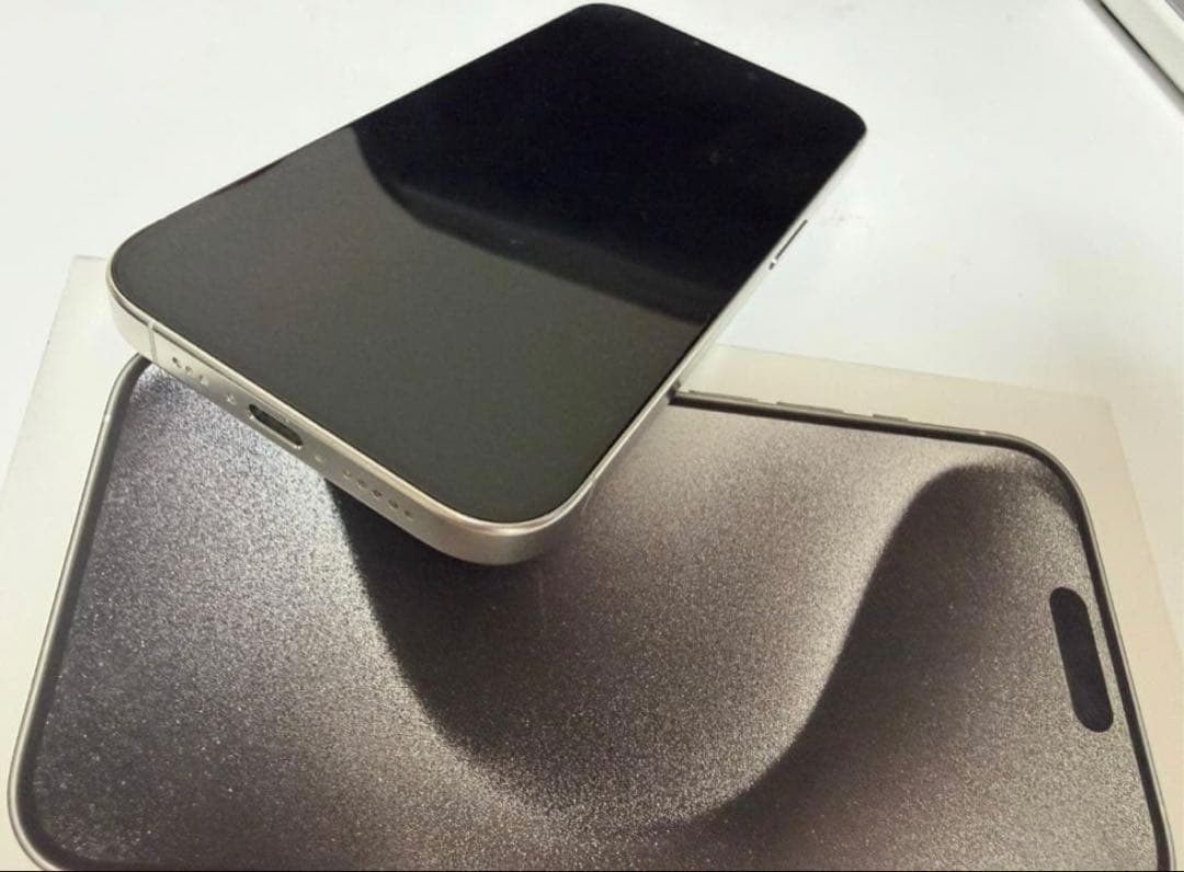 Apple iPhone 15 Pro 256GB バッテリー95%