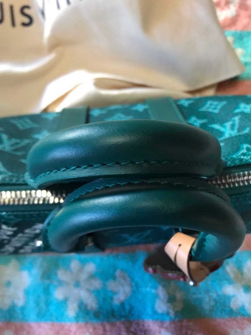 ルイヴィトン キーポル25 モノグラムキャンバス 肉球チャーム付き