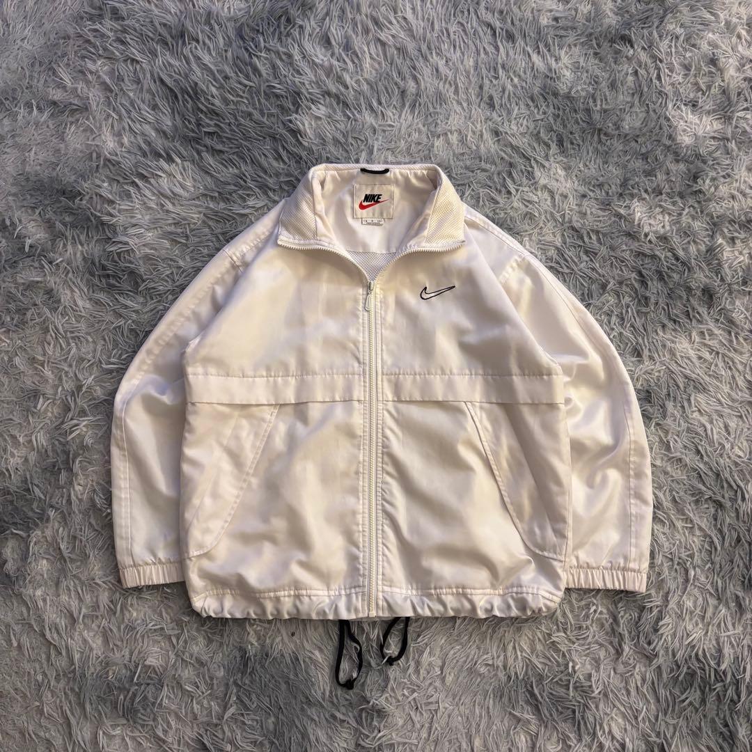 m*3様 90s NIKE ナイロンジャケット　銀タグ　ドローコード付き　old
