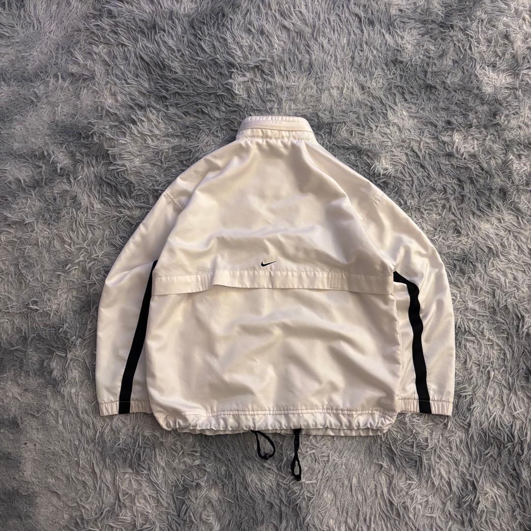 m*3様 90s NIKE ナイロンジャケット　銀タグ　ドローコード付き　old