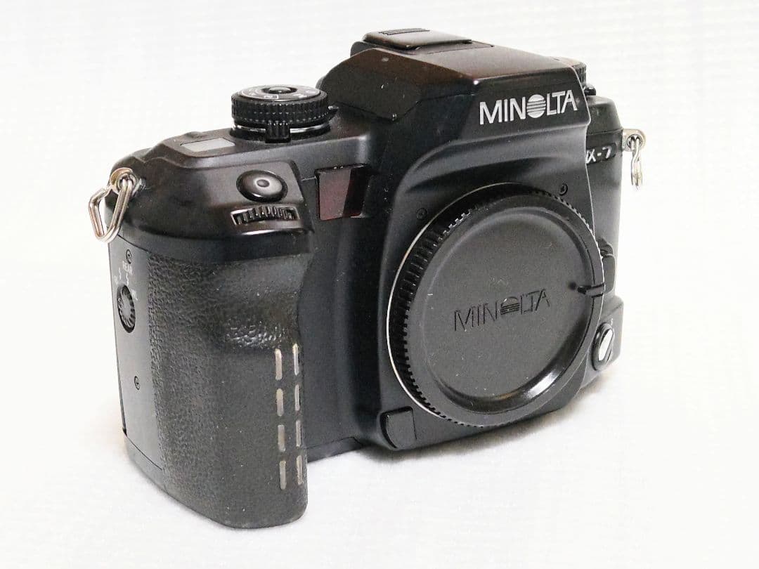 ミノルタ α-7 フィルムカメラとレンズ 2本