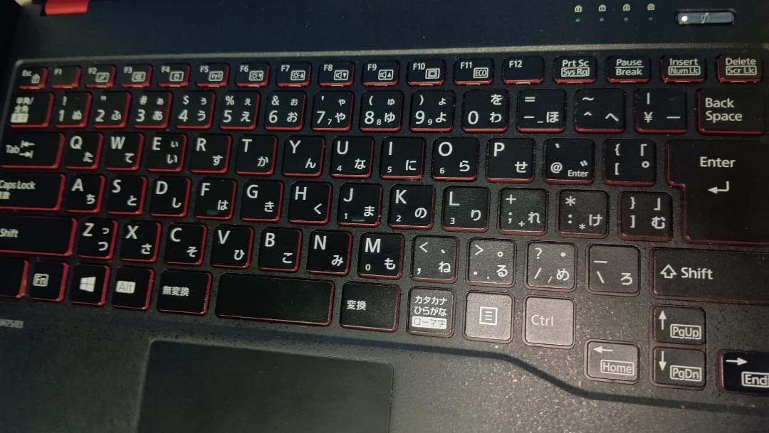 Fujitsu Lifebook UH75/B3 8世代i5