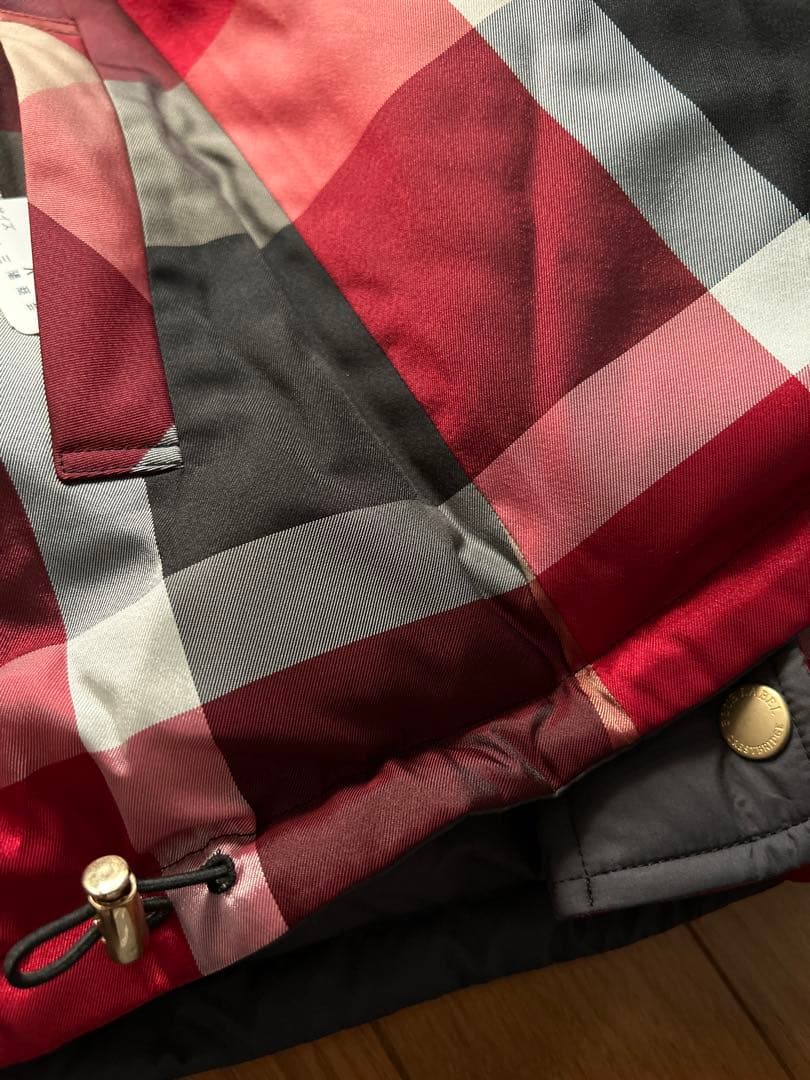 ❸訳有★ブルーレーベルクレストブリッジ黒チェックリバーシブルダウンベスト新品