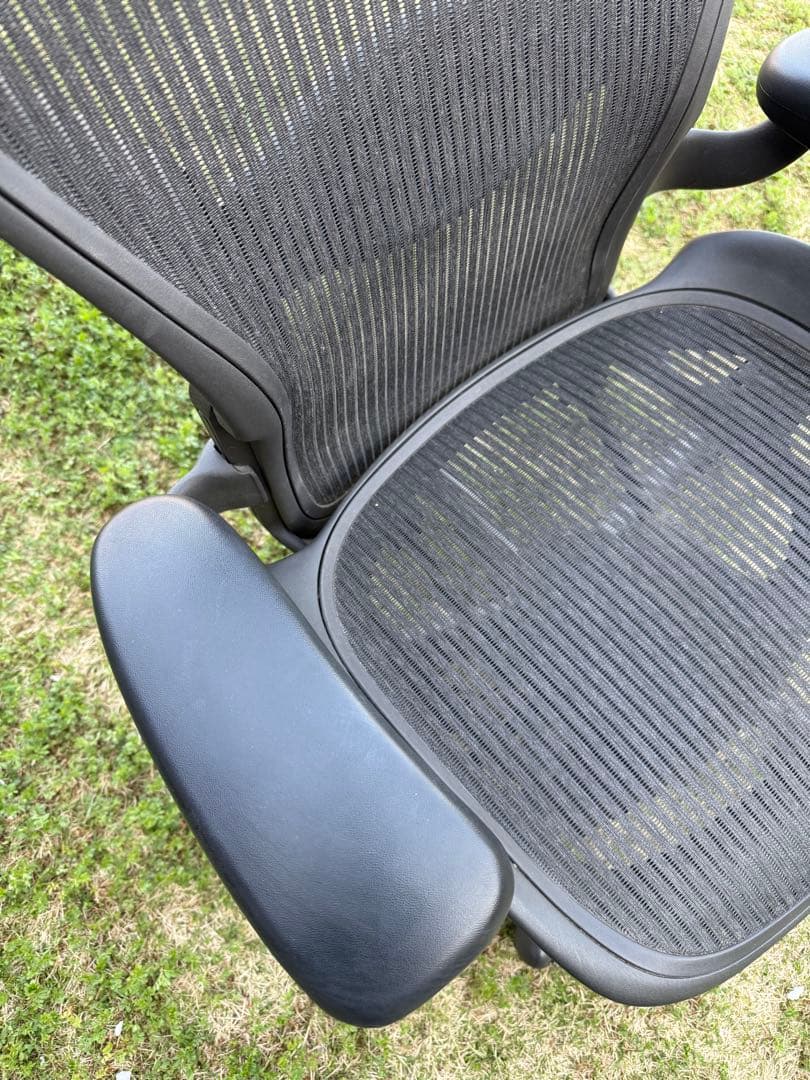 ブラックメッシュオフィスチェア