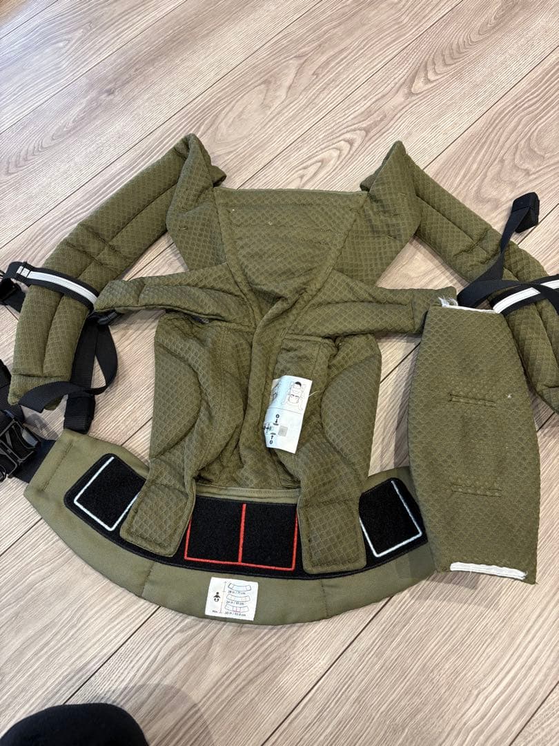 【中古美品】Ergobaby OMNI Breeze オムニブリーズ カーキ