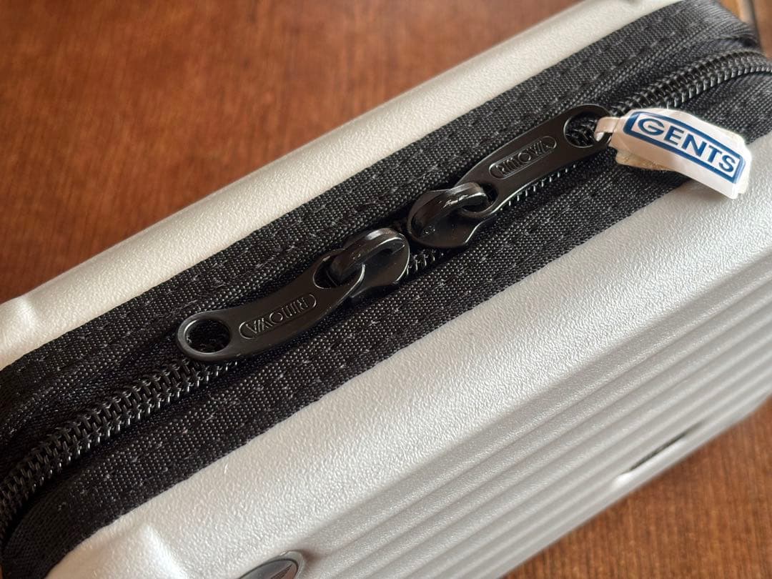 [希少色]ホワイトシルバーRIMOWA ルフトハンザ×リモワ アメニティ　ポーチ