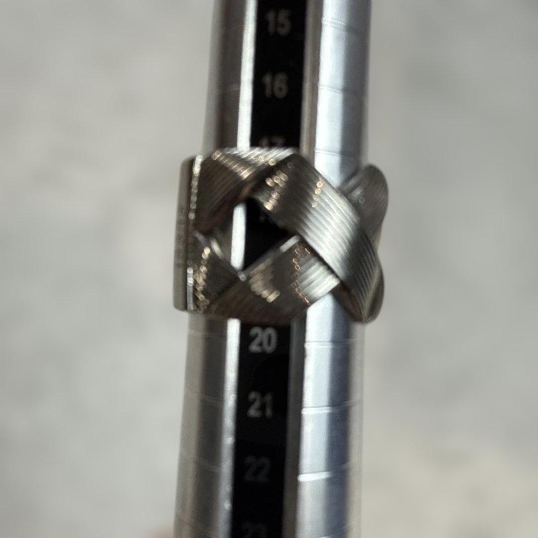 GUCCIグッチ　希少デザイン　シルバー925 クロスリング 19号