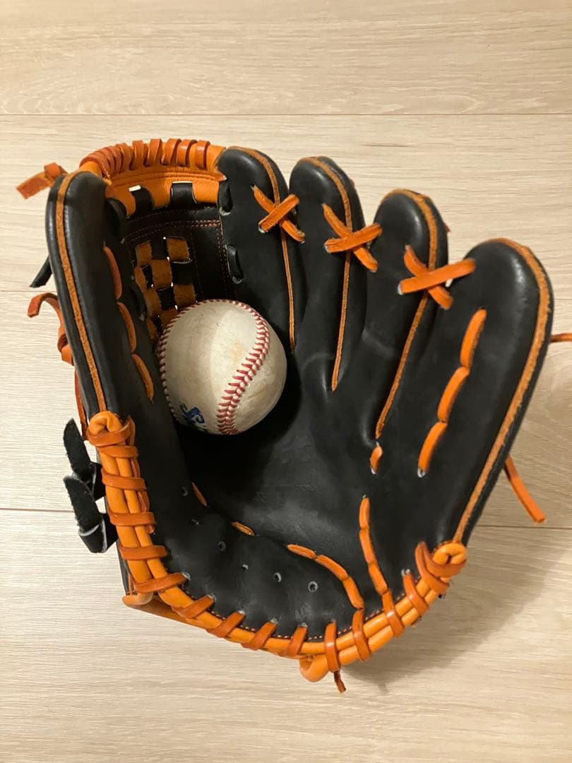 【値下げ中】ZETT 硬式用グローブ 黒/オレンジ 源田モデル