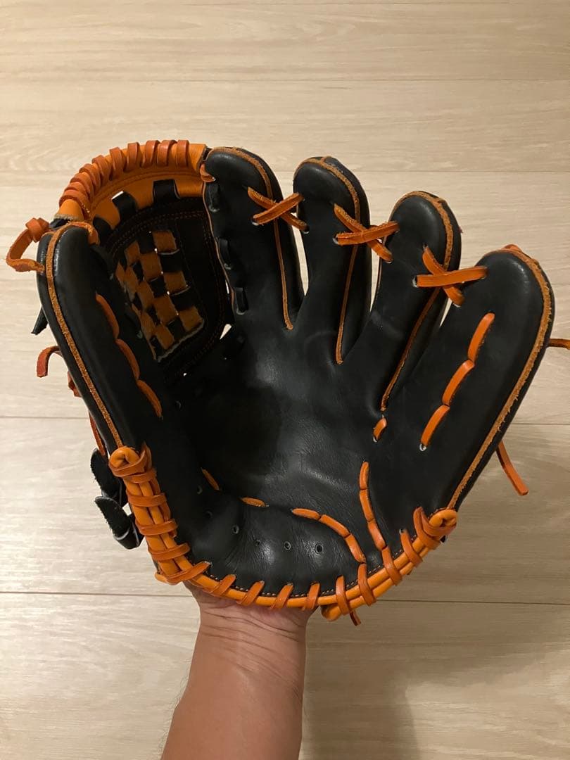 【値下げ中】ZETT 硬式用グローブ 黒/オレンジ 源田モデル