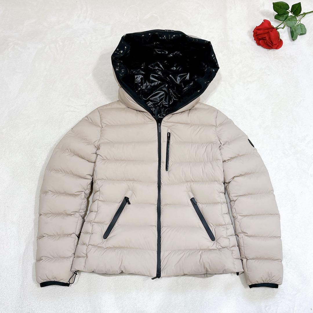 新品同様✨　最新モデル✨　モンクレール　エルベ　ダウンジャケット　ベージュ　1