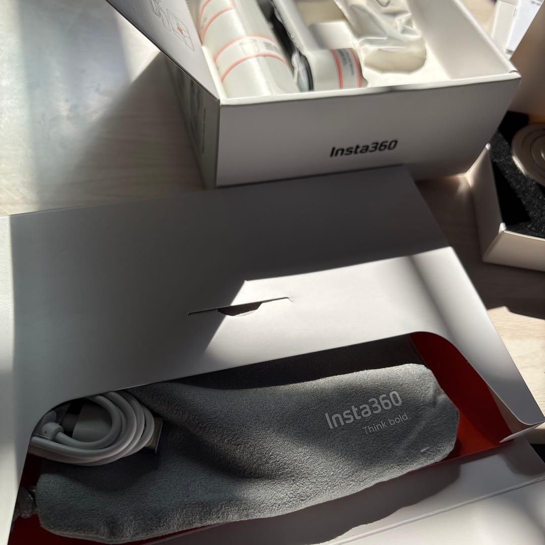 ほぼ新品→Insta360 Flow 2 Pro + マグネット式スマホマウント