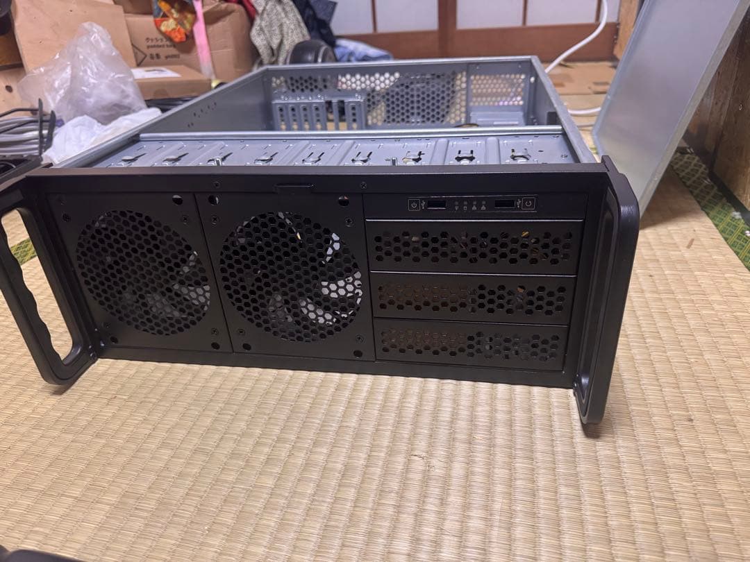 PCケース　サーバー用　ケース　パワーサプライつき　×1