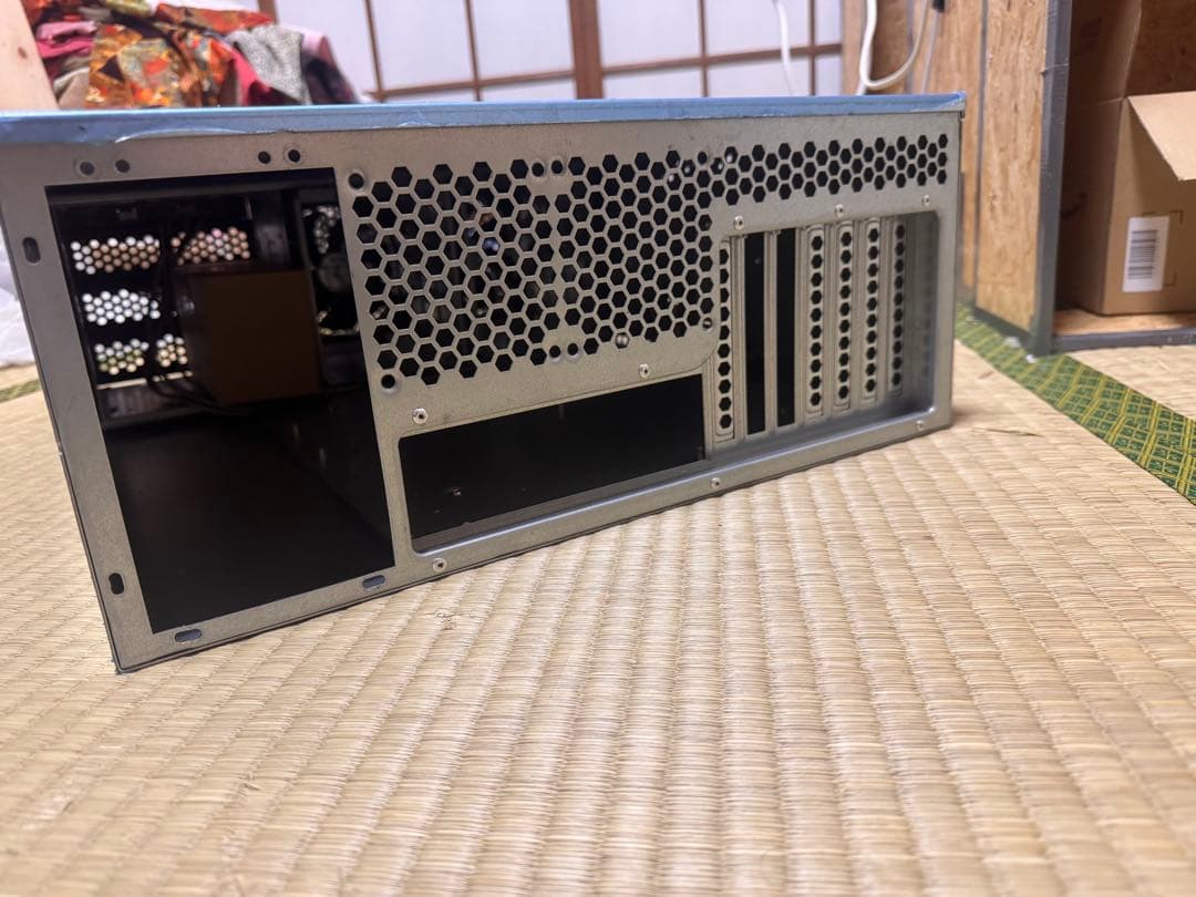 PCケース　サーバー用　ケース　パワーサプライつき　×1