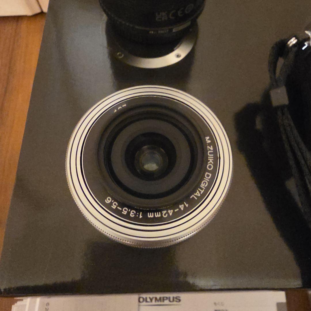 OLYMPUS OM-D E-M10 Mark IV ダブルズームキット