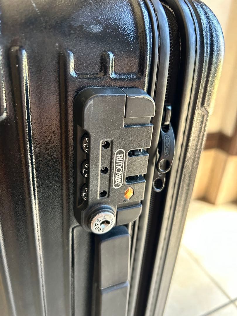 最終価格　RIMOWA ブラック キャリーケース　旅行