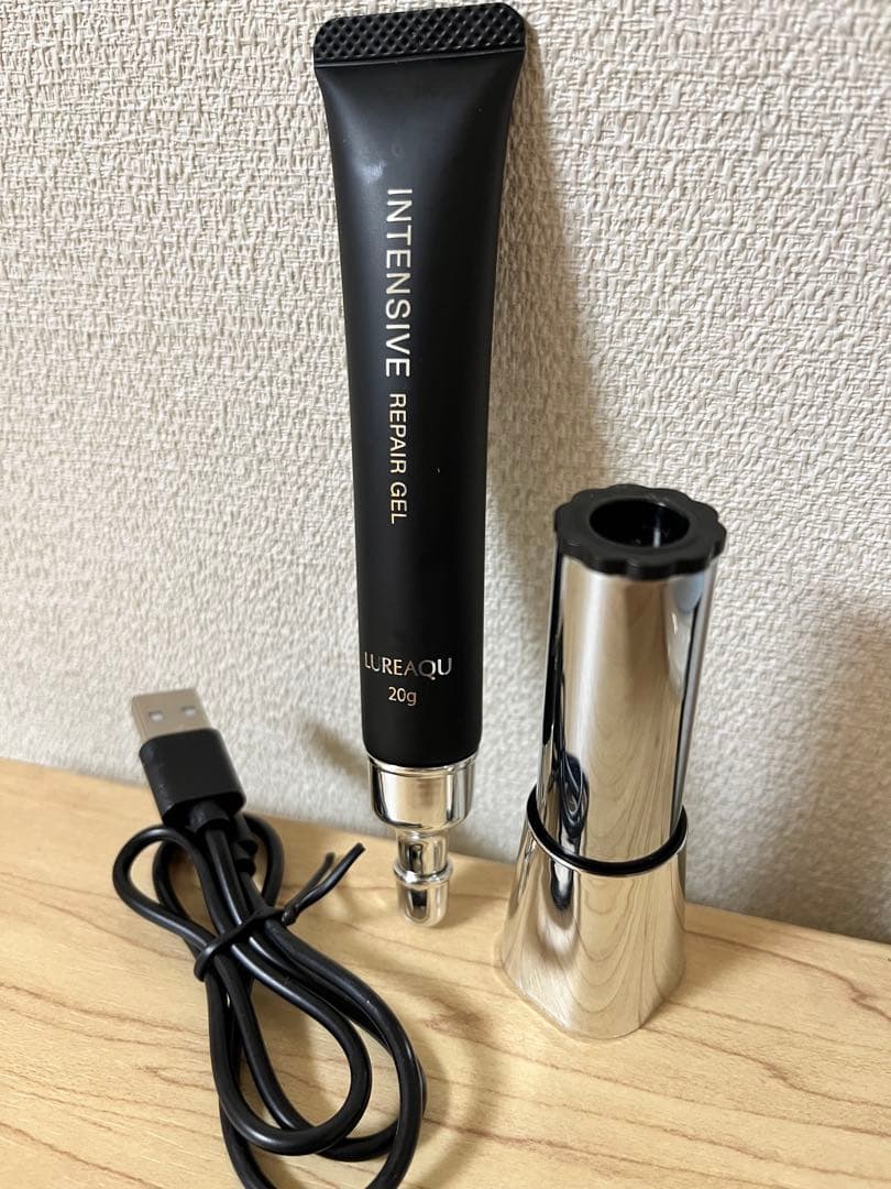 INTENSIVE REPAIR GEL とセラムブースターのセット