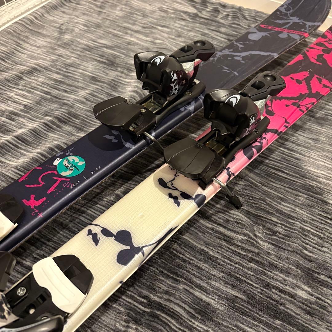 【極美品】SALOMON Temptress スキー板 151cm ストック付き