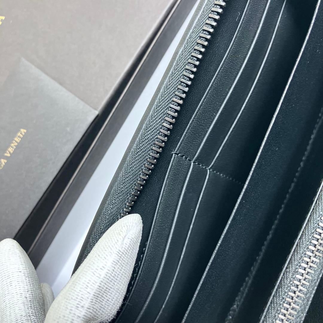 【未使用】 ボッテガヴェネタ イントレチャート ラウンドジップ FRID搭載