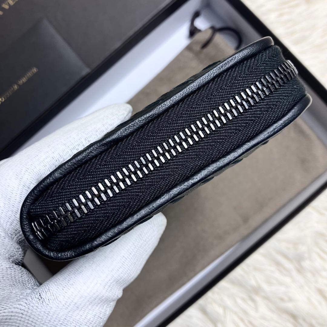 【未使用】 ボッテガヴェネタ イントレチャート ラウンドジップ FRID搭載