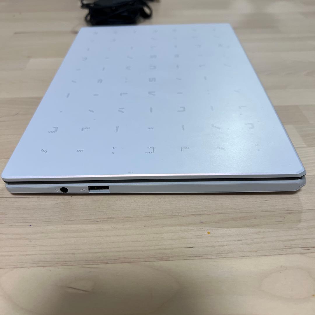 ASUS MAVIS 12 ノートPC シルバー