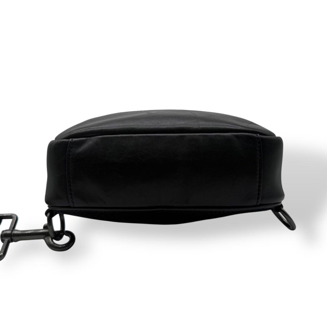 【美品】COACH コーチ ボディバッグ PVC ショルダーバッグ メンズ 黒