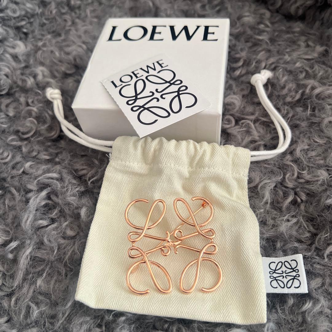 LOEWE ローズゴールド ブローチ