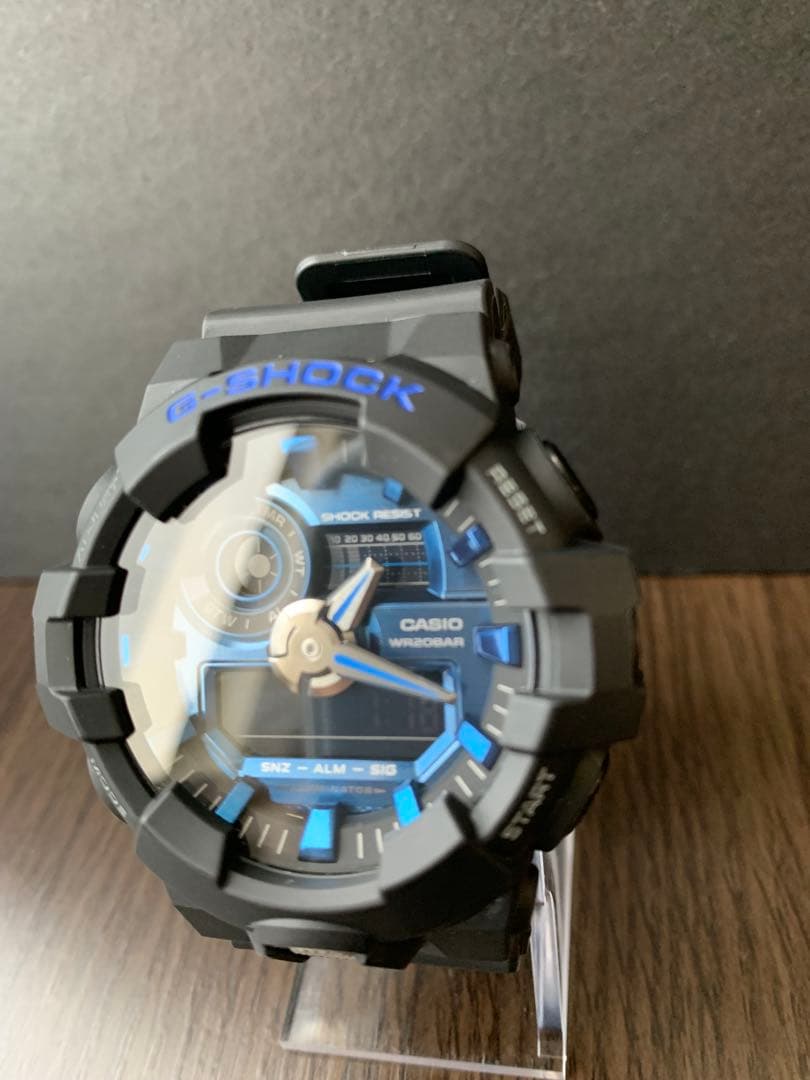 【新品】CASIO G-SHOCK GA-710 ジーショック 早い者勝ちです