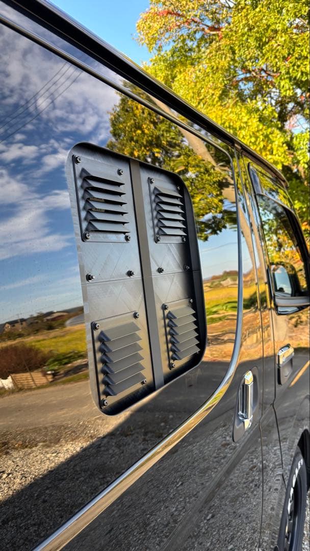 ハイエース 換気扇 ４型 〜 USBファン 4連 ルーバー ABS製 両側取付可