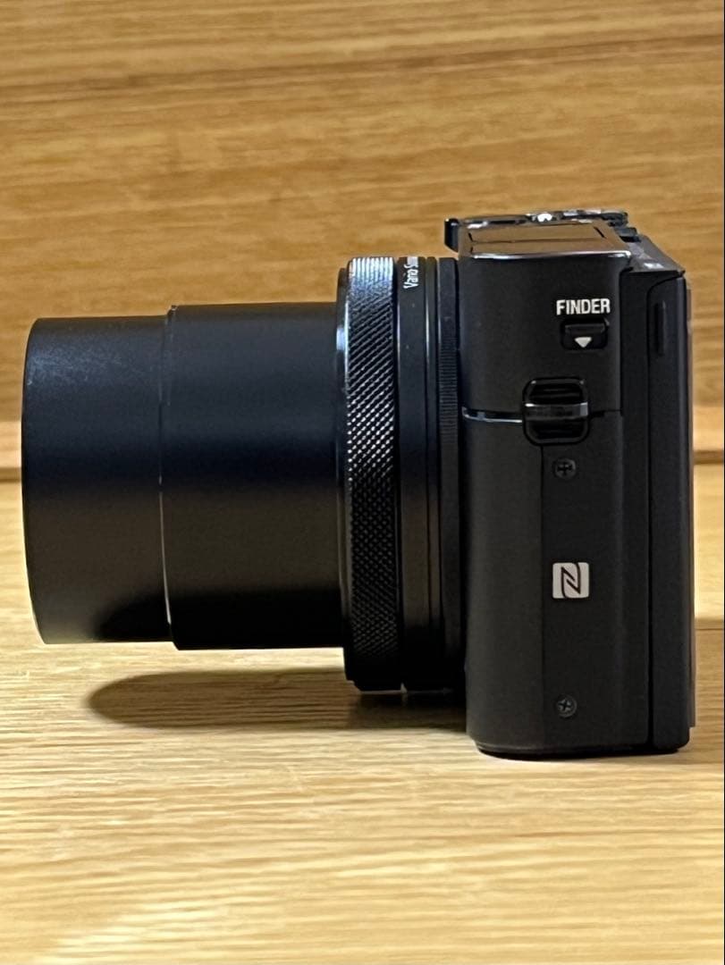 【美品】SONY コンパクトデジカメRX100M5A（バッテリー2個、充電器付）