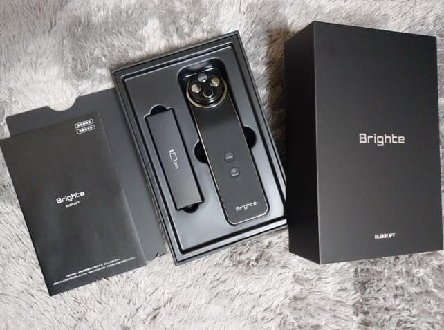 Brighte　エレキリフト美顔器箱一式　フェイスマスク36枚入おまけ付