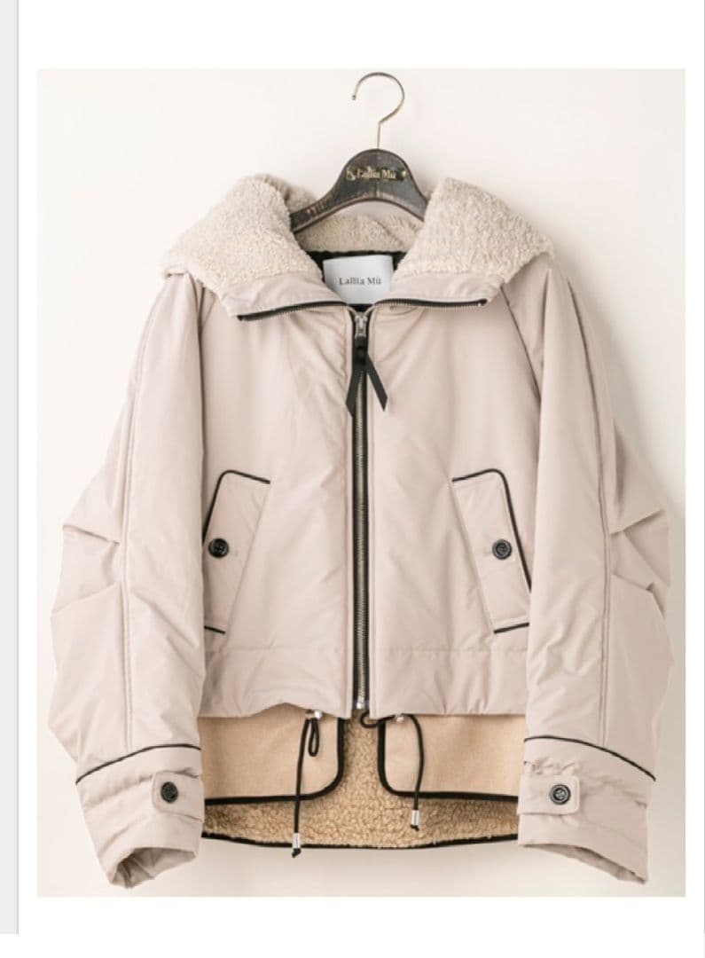 Lallia Mu（ラリアムー）バイカラーヘムショートフードコート