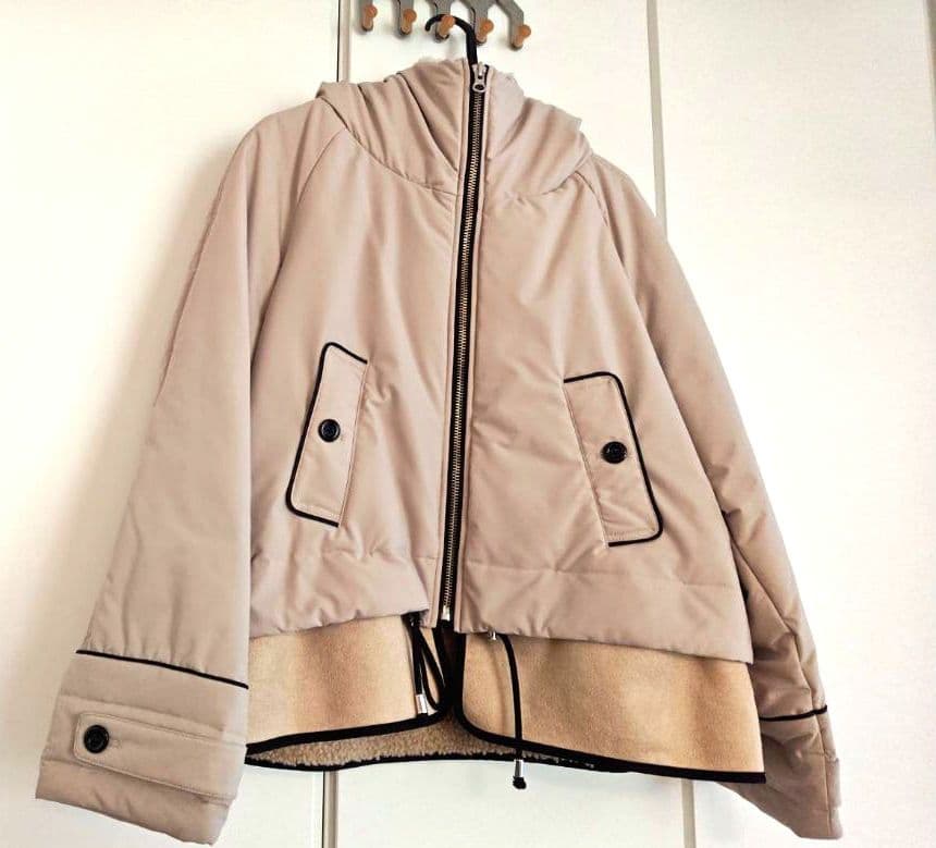 Lallia Mu（ラリアムー）バイカラーヘムショートフードコート