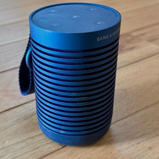 Bang & Olufsen ポータブルスピーカー（Navy）